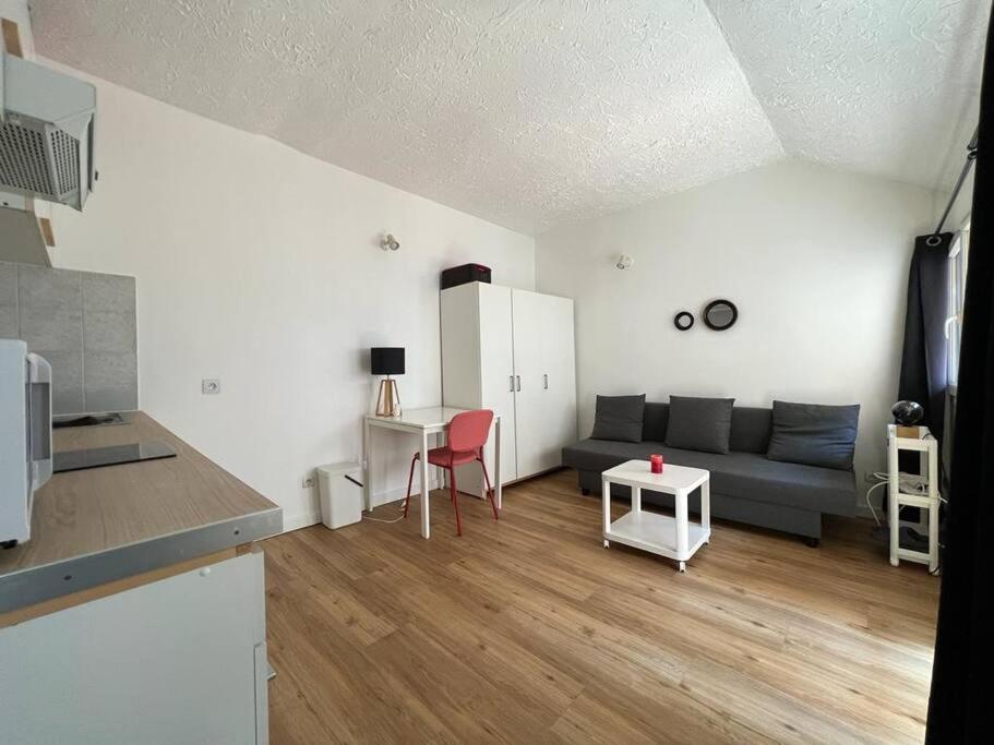 Le Cocon De Melun Apartment ภายนอก รูปภาพ