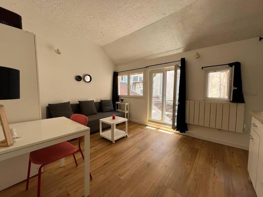 Le Cocon De Melun Apartment ภายนอก รูปภาพ